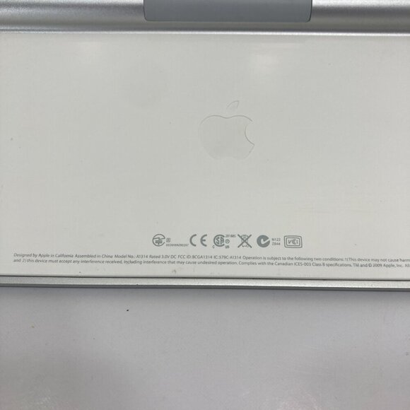 Genuine Apple A1314 Bluetooth Aluminum Keyboard Silver Compact - TESTED - Picture 5 of 8